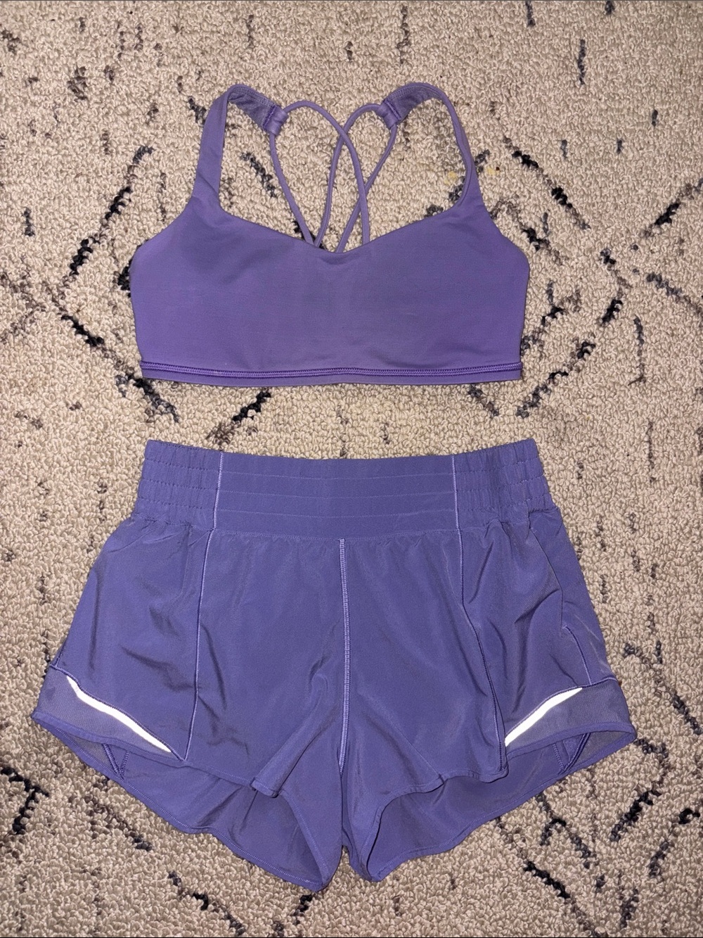 Lululemon set size (8) shade Wisteria Purple